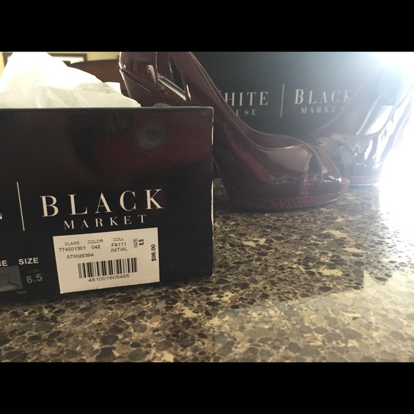 White House Black Market Cranberry peep toe shoes - Picture 2 of 2